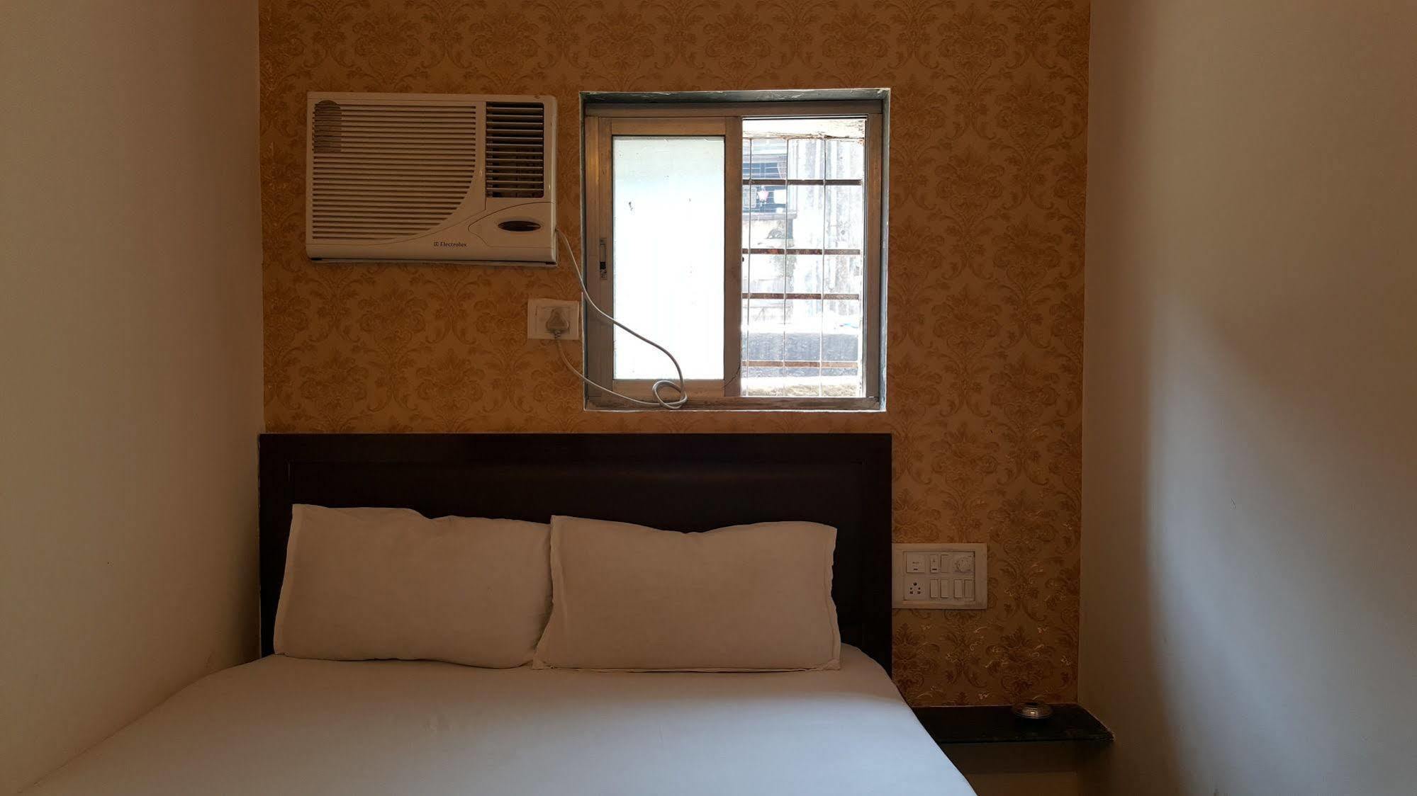 Hotel Al Mehraj Bombay Extérieur photo